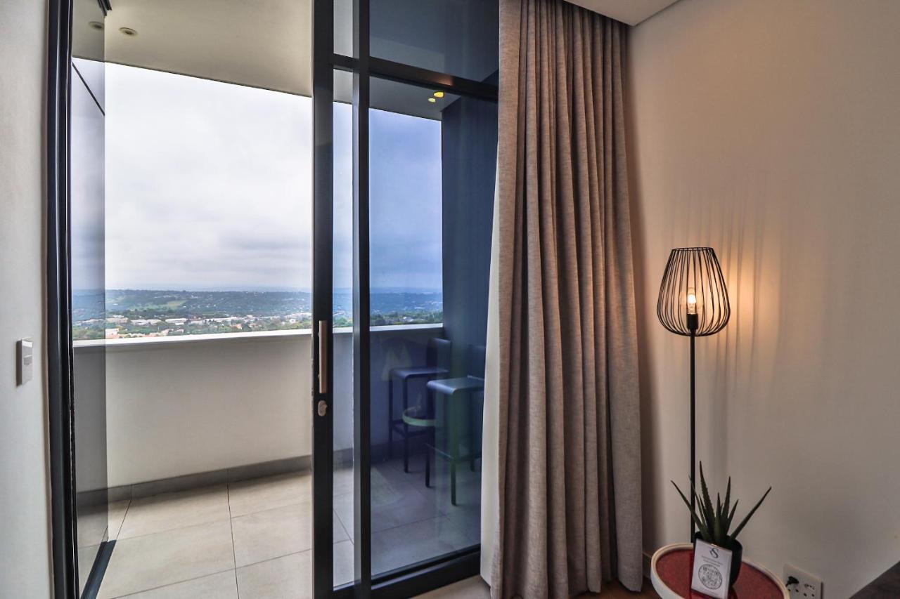 Reserved Suites Illovo 约翰内斯堡 外观 照片